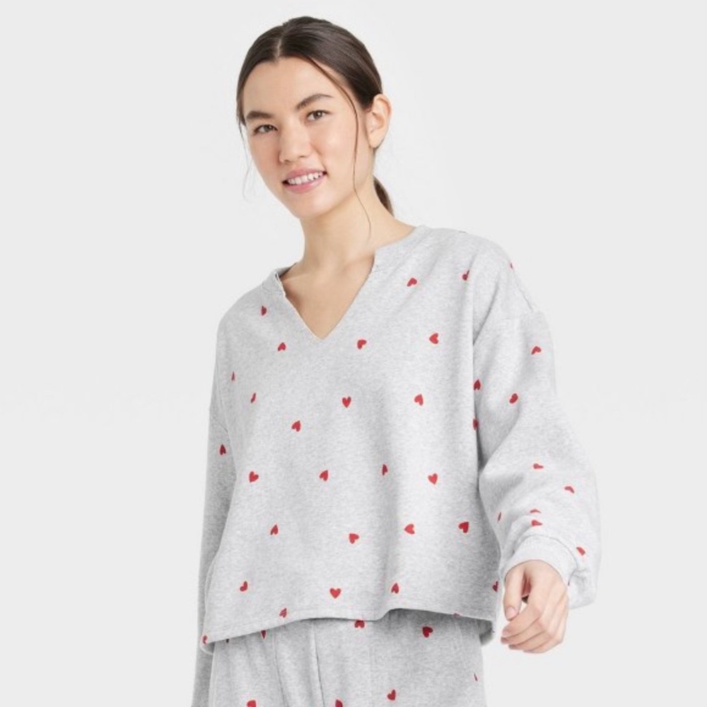 Cute Cropped Heart Pullover